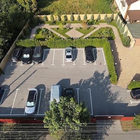 Golden Lion Hotel Boryspilʼ Екстериор снимка