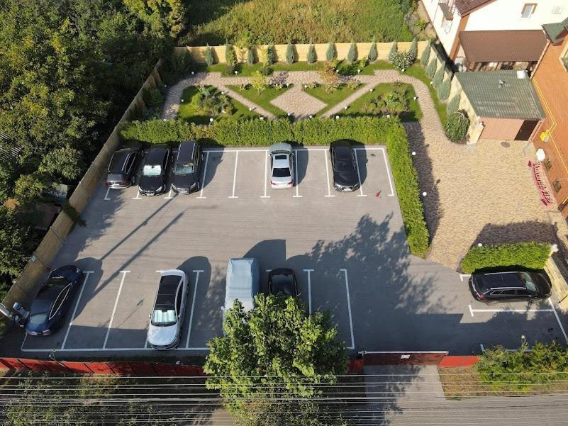 Golden Lion Hotel Boryspilʼ Екстериор снимка