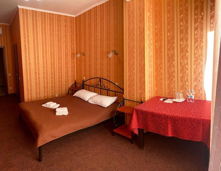 Golden Lion Hotel Boryspilʼ Екстериор снимка