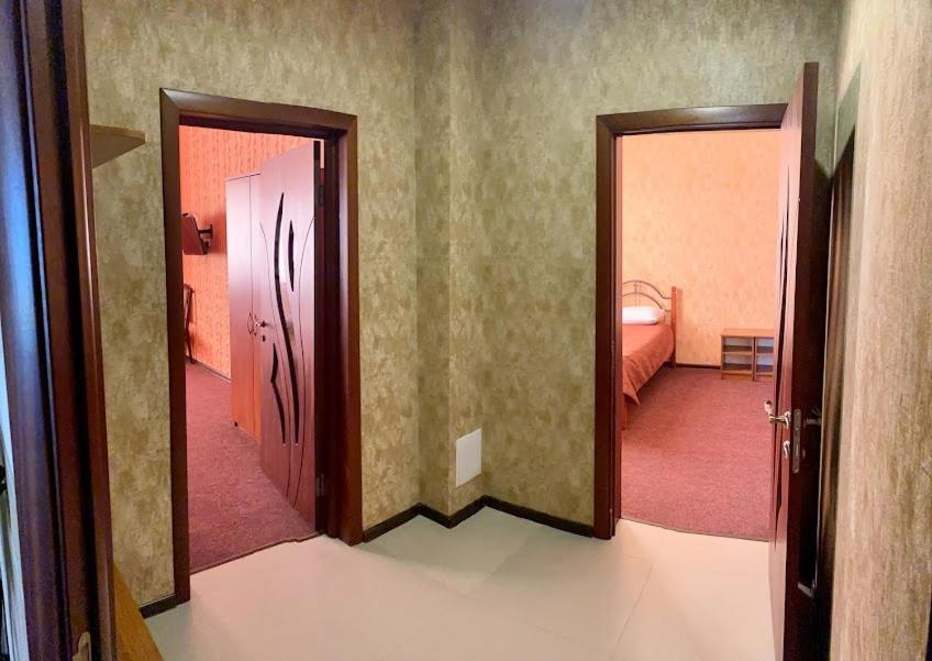 Golden Lion Hotel Boryspilʼ Екстериор снимка