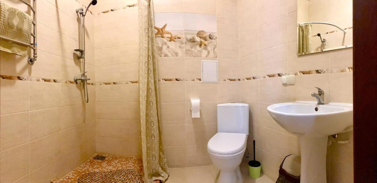 Golden Lion Hotel Boryspilʼ Екстериор снимка