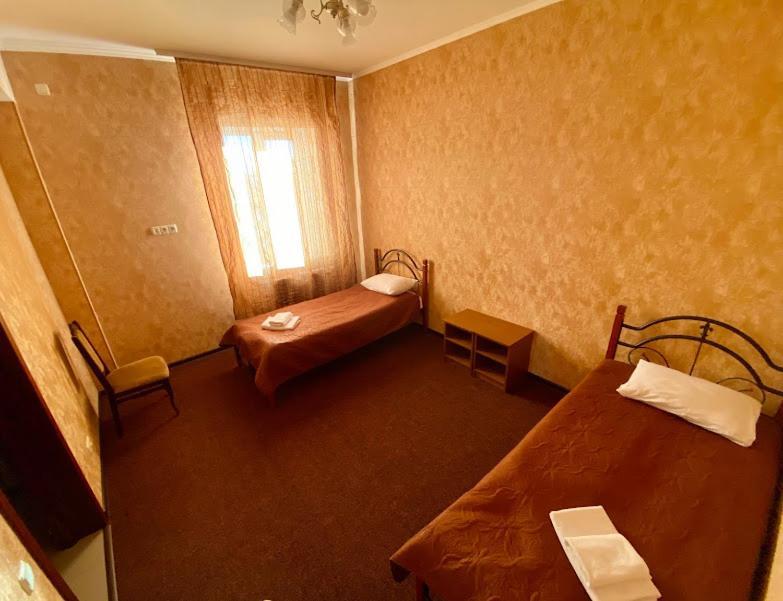 Golden Lion Hotel Boryspilʼ Екстериор снимка