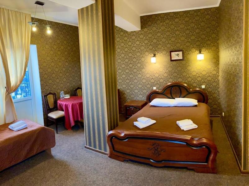 Golden Lion Hotel Boryspilʼ Екстериор снимка