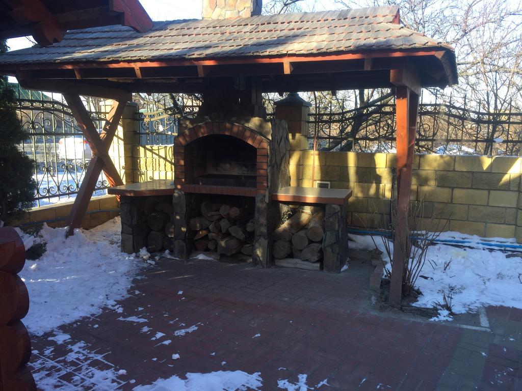 Golden Lion Hotel Boryspilʼ Екстериор снимка