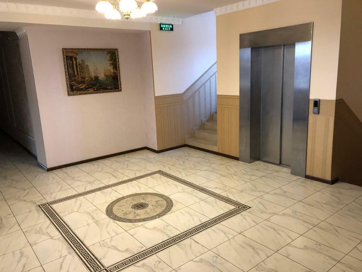 Golden Lion Hotel Boryspilʼ Екстериор снимка